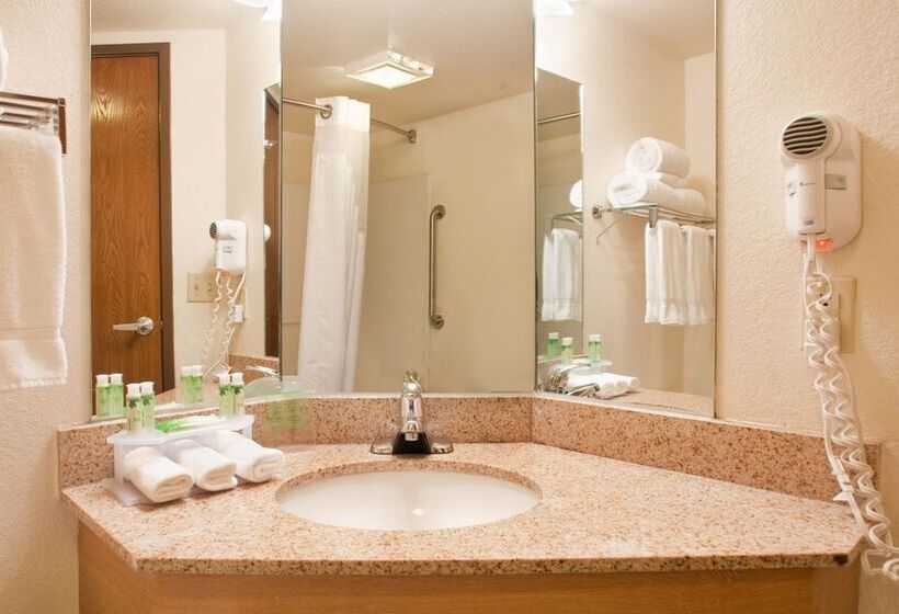 غرفه قياسيه سريرين مزدوجين, Holiday Inn Express Hotel & Suites Branson 76 Central, An Ihg