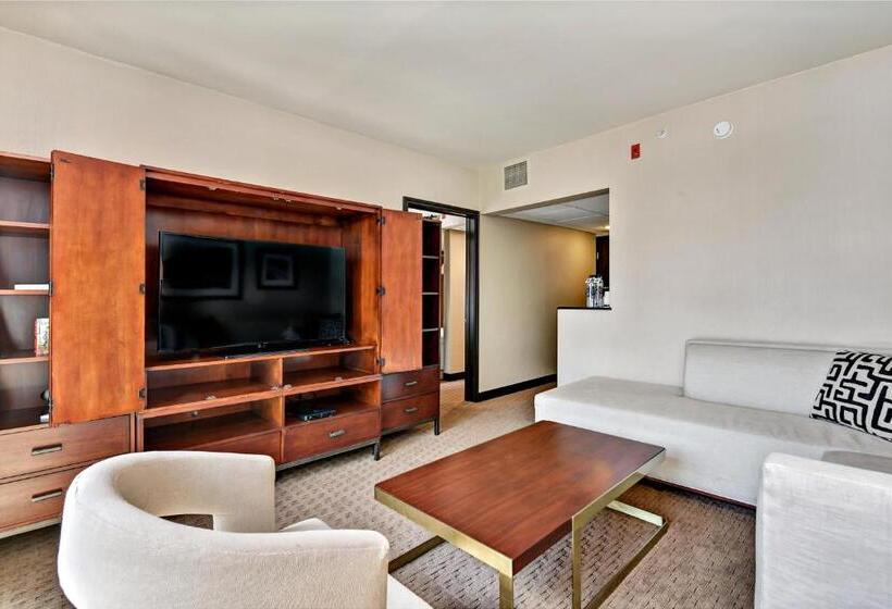 Suite, 43 Boise