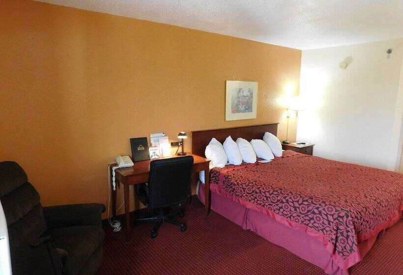 اتاق استاندارد با تخت دوبل, Days Inn & Suites By Wyndham Cedar Rapids
