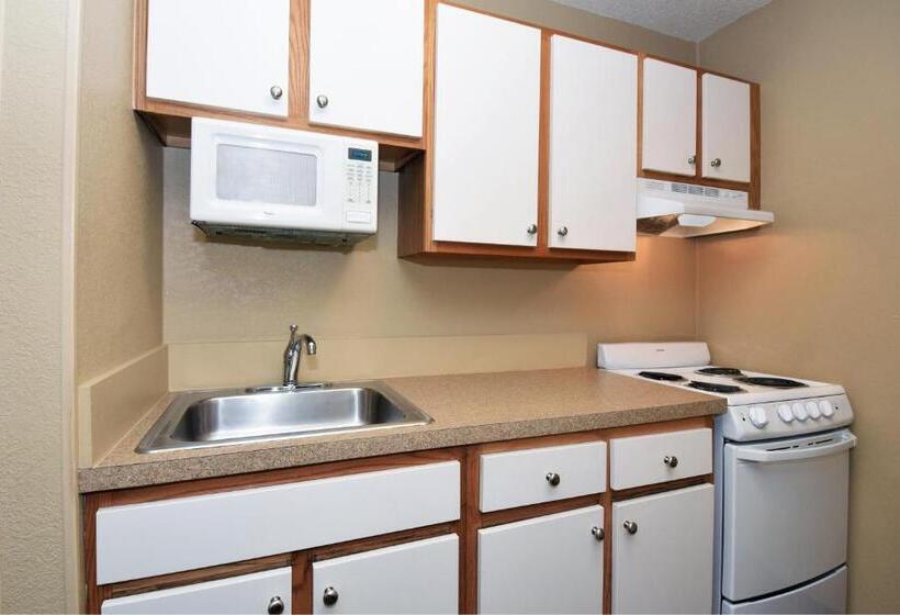 استودیوی استاندارد, Extended Stay America Suites  Cleveland  Westlake