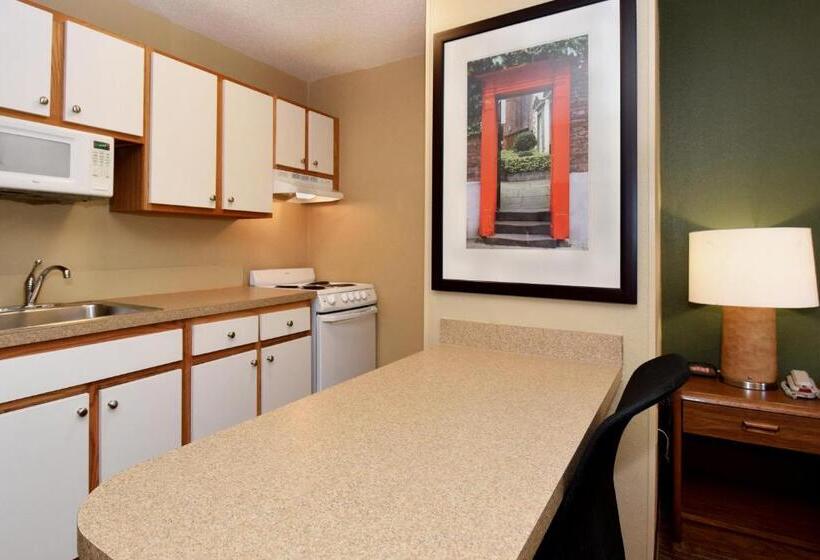 استودیوی استاندارد, Extended Stay America Suites  Cleveland  Westlake