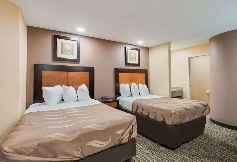 带2个双人床的标准工作室, Quality Inn Lees Summit  Kansas City