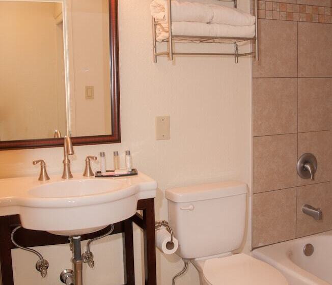 سوییت, Ramada By Wyndham Elko Hotel At Stockmen S Casino