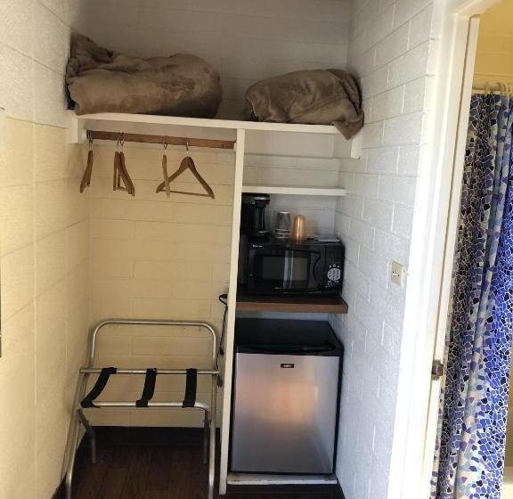 اتاق استاندارد با تخت بزرگ, Sierra Lodge Three Rivers