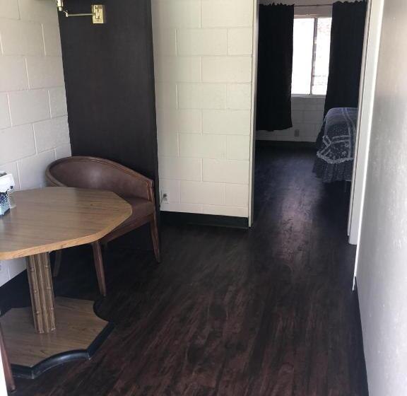 اتاق استاندارد با تخت بزرگ, Sierra Lodge Three Rivers
