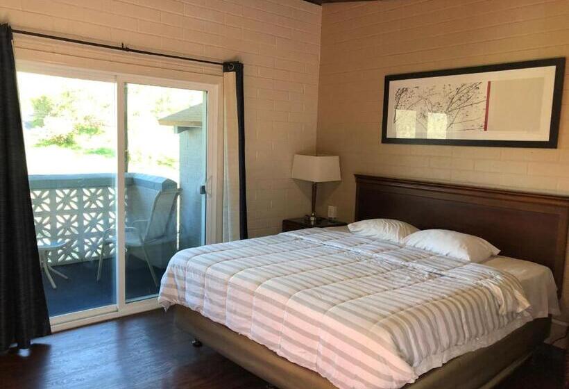 اتاق استاندارد با تخت بزرگ, Sierra Lodge Three Rivers