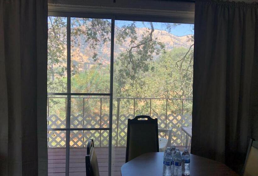 سوییت لوکس, Sierra Lodge Three Rivers
