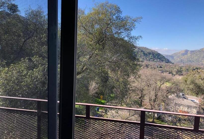سوییت لوکس, Sierra Lodge Three Rivers