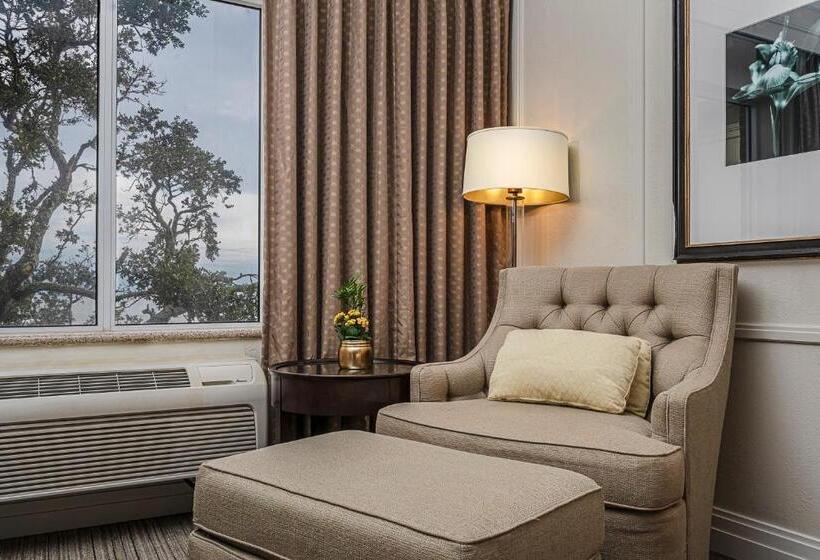 اتاق استاندارد با تخت بزرگ, The Inn At Long Beach