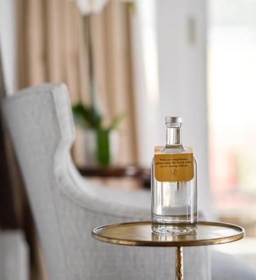 اتاق استاندارد با تخت بزرگ, Voco St James Hotel, An Ihg