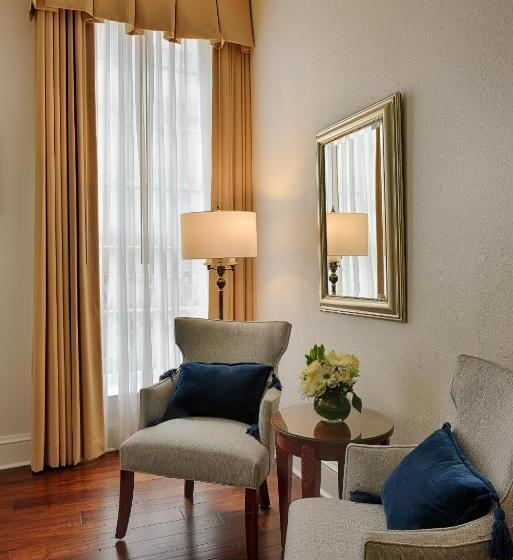 اتاق استاندارد با تخت بزرگ, Voco St James Hotel, An Ihg