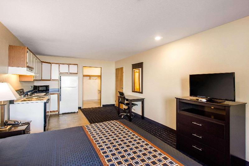 اتاق استاندارد با تخت بزرگ, Rodeway Inn Coeur D Alene