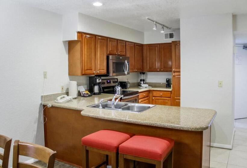 سوییت, Hilton Vacation Club Polynesian Isles Kissimmee