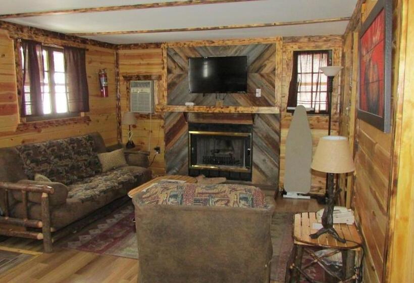 Cabin, Spearfish Canyon Lodge