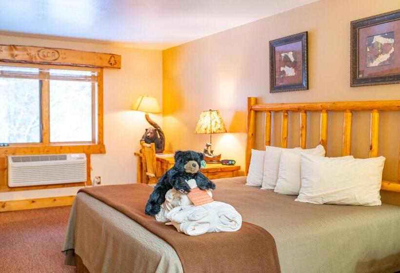 Suite, Spearfish Canyon Lodge