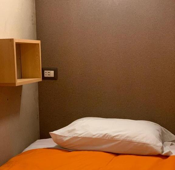 تختخواب در اتاق مشترک, Gaia House Hostel