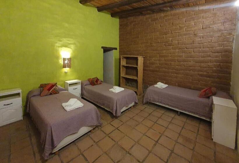 اتاق استاندارد سه نفره, Hosteria La Pushka