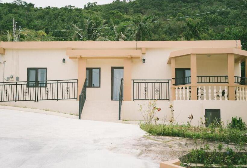 استودیو استاندارد با چشم‌انداز کوهستان, Saipan Emerald Villa