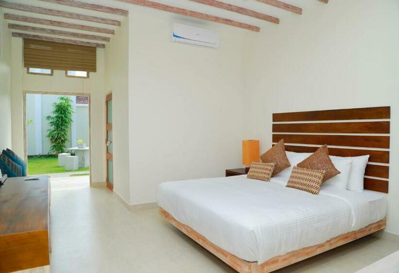 اتاق لوکس با چشم‌انداز استخر, Cloud 9 Negombo