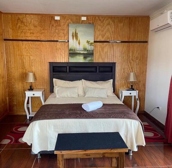 اتاق لوکس با بالکن و چشم‌انداز دریا, Teanehi Bed & Breakfast