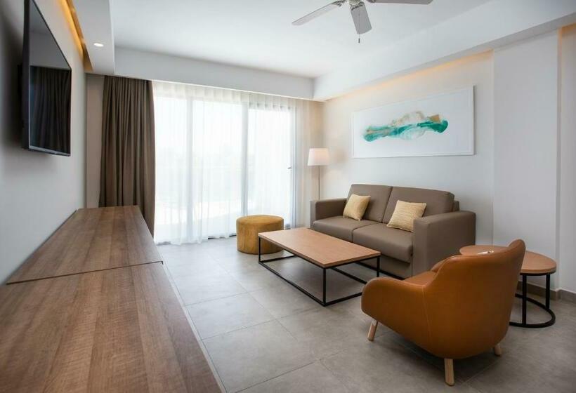 Suite King Bed, Serenade Punta Cana Beach & Spa Resort