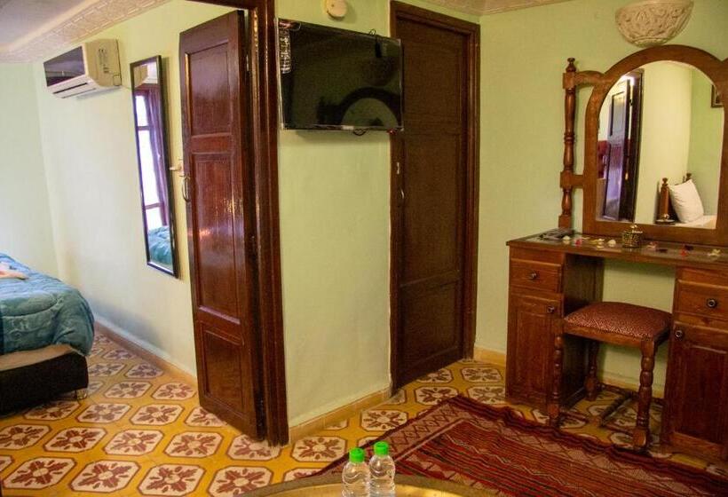 اتاق خانوادگی, Riad Baba