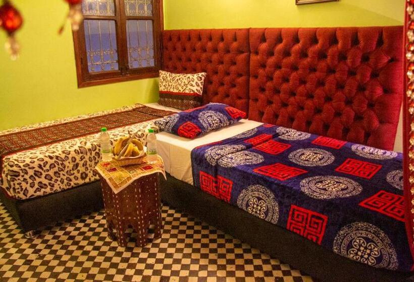 Habitación Triple Estándar, Riad Baba