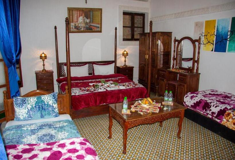 اتاق کلاسیک چهارنفره, Riad Baba