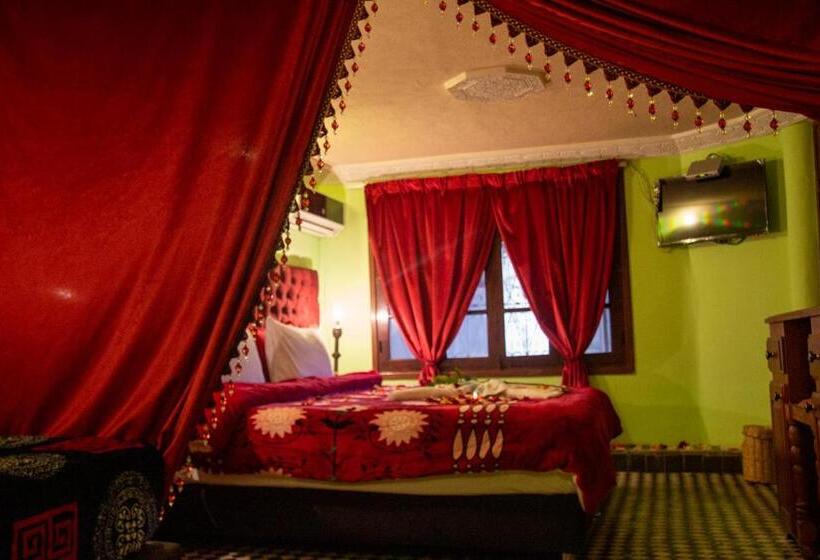 اتاق استاندارد سه نفره, Riad Baba