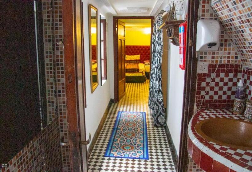 Habitación Triple Estándar, Riad Baba