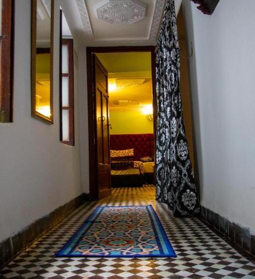 Habitación Triple Estándar, Riad Baba