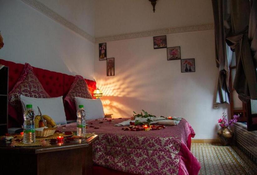 اتاق استاندارد سه نفره, Riad Baba
