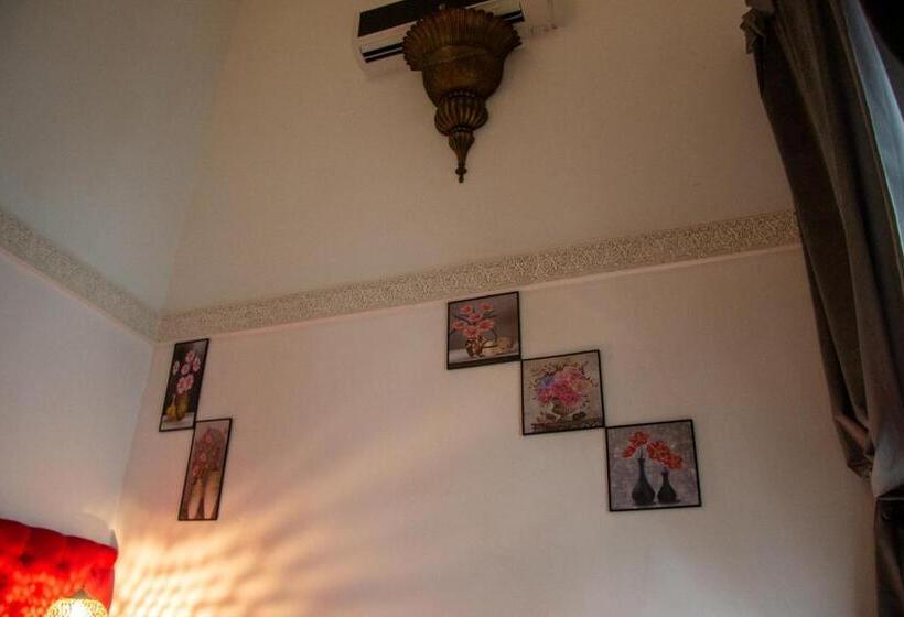 اتاق استاندارد سه نفره, Riad Baba