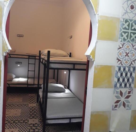 تختخواب در اتاق مشترک, The Riad Hostel Tangier