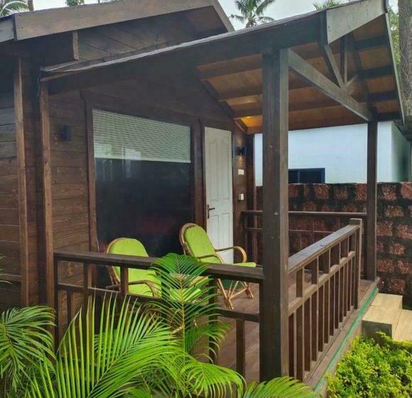 کلبه دلوکس, Golden Sands Resort, Morjim
