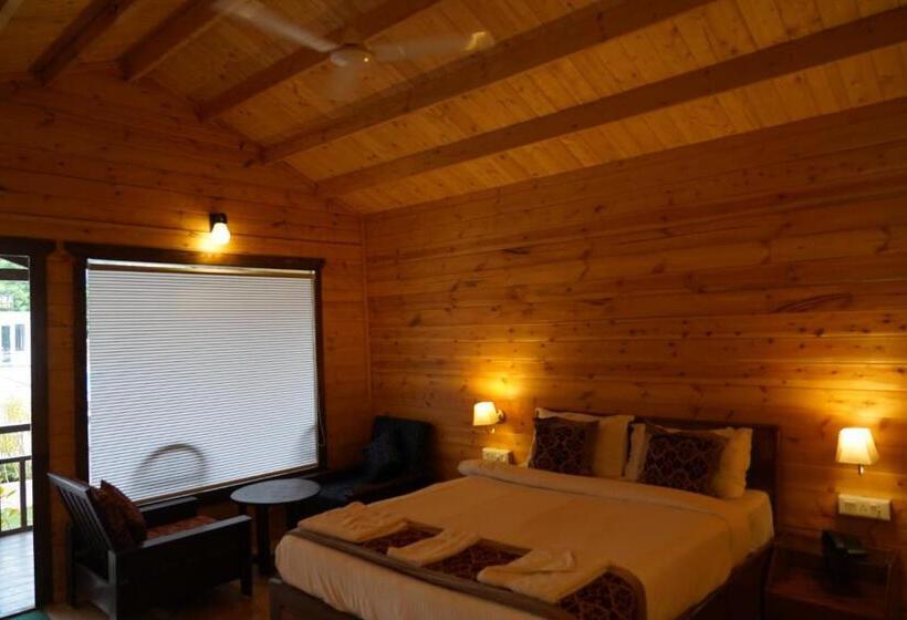 کلبه دلوکس, Golden Sands Resort, Morjim