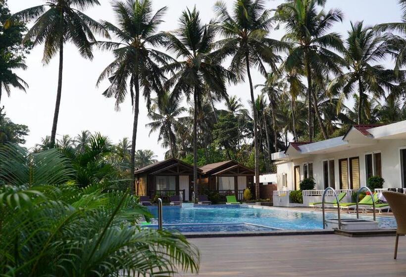 اتاق لوکس با چشم‌انداز استخر, Golden Sands Resort, Morjim