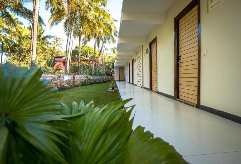اتاق لوکس با چشم‌انداز باغ, Golden Sands Resort, Morjim