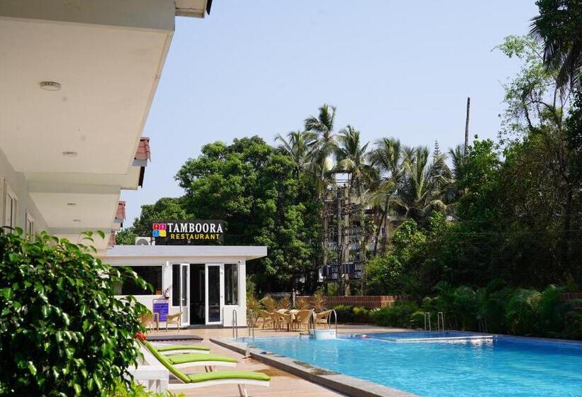 اتاق لوکس با چشم‌انداز استخر, Golden Sands Resort, Morjim