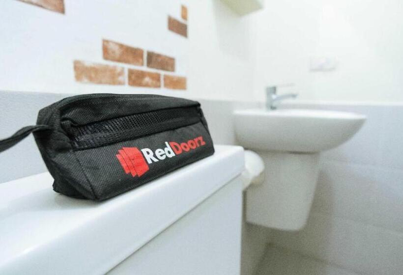اتاق استاندارد, Reddoorz @ Pag Asa Rawis Legaspi