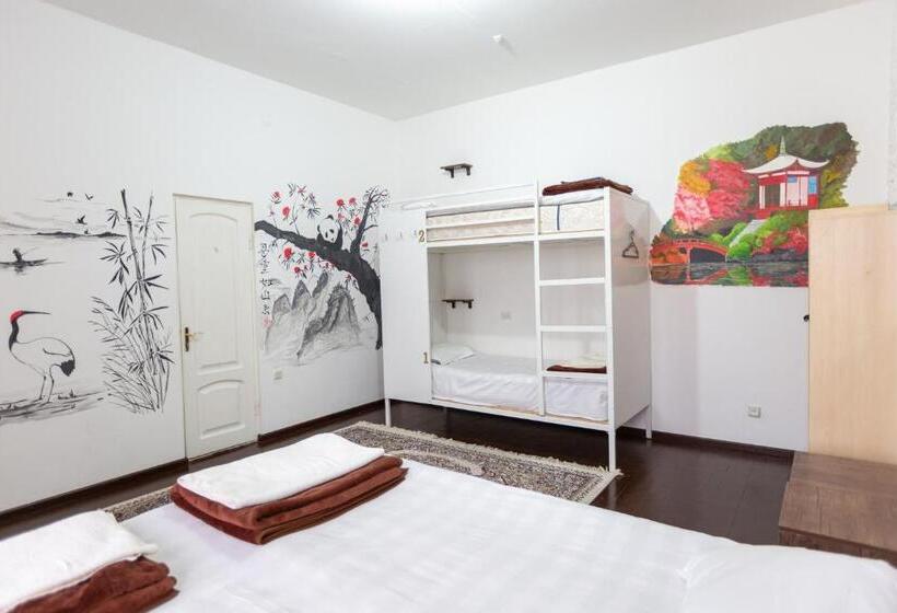 اتاق استاندارد چهار تخته, Light Hostel