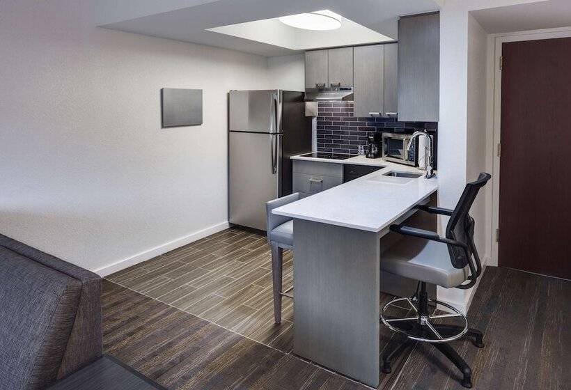سوئیت برای معلولان, Hyatt House Boston Waltham