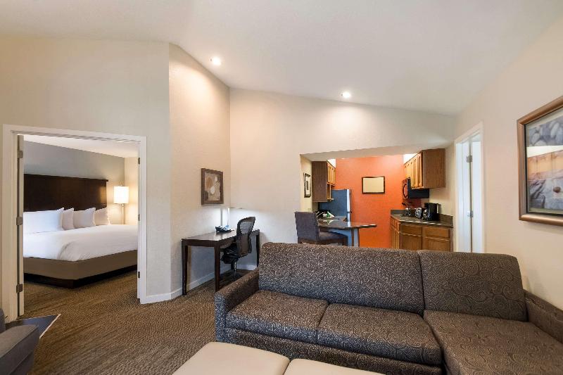 سوییت, Sonesta Es Suites Dulles Airport