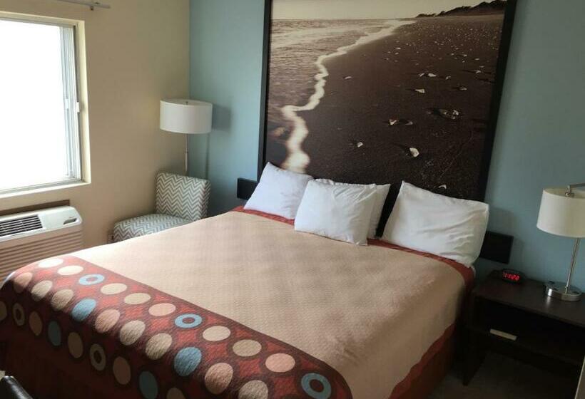 اتاق استاندارد با تخت بزرگ برای معلولان, Super 8 By Wyndham College Station