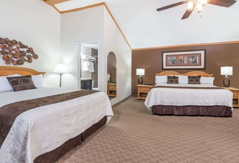 سوییت لوکس, Super 8 By Wyndham Deadwood Black Hills Area
