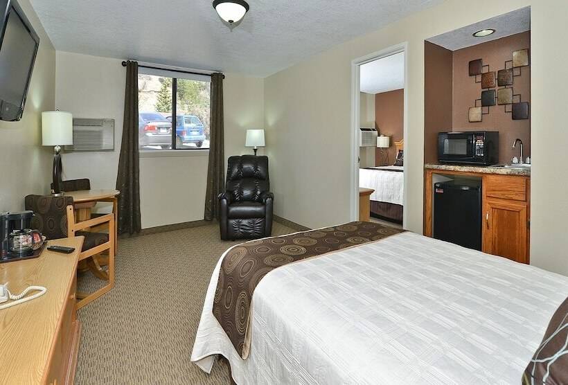 سوییت, Super 8 By Wyndham Deadwood Black Hills Area