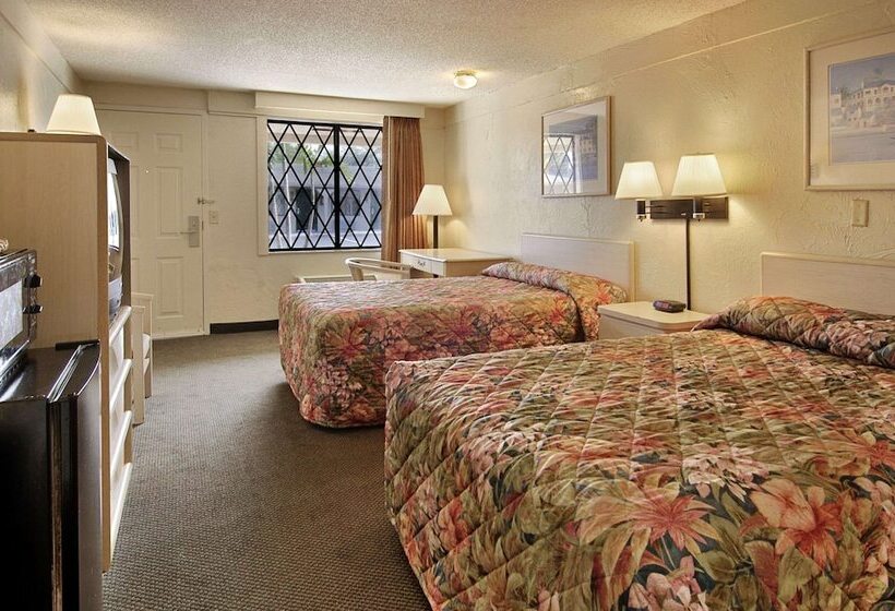 اتاق استاندارد با 2 تخت دوبل, Super 8 By Wyndham Lantana West Palm Beach