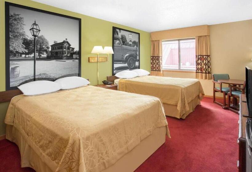 Deluxe Kamer, Super 8 By Wyndham Normal Bloomington