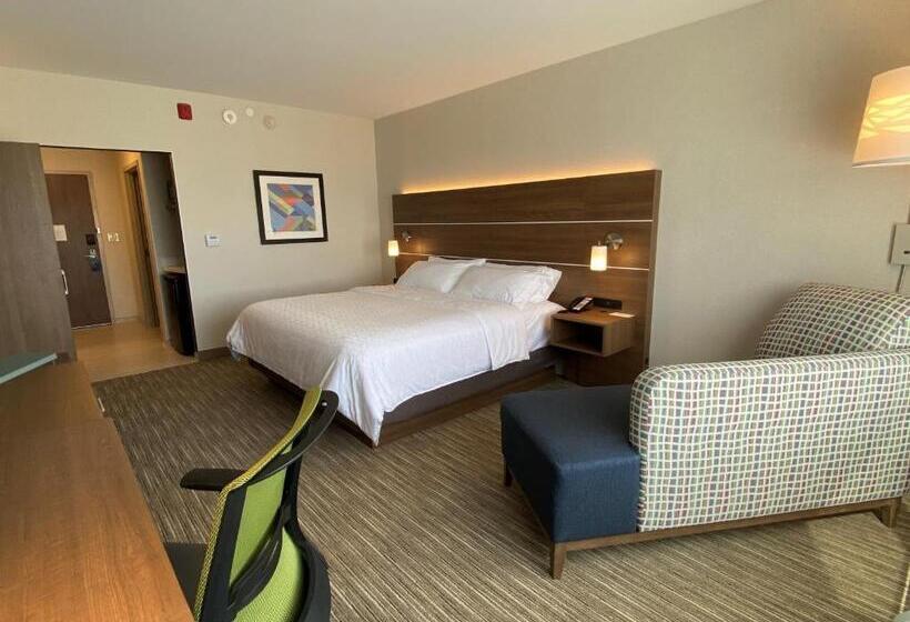 اتاق استاندارد با تخت بزرگ برای معلولان, Holiday Inn Express & Suites   Aurora, An Ihg