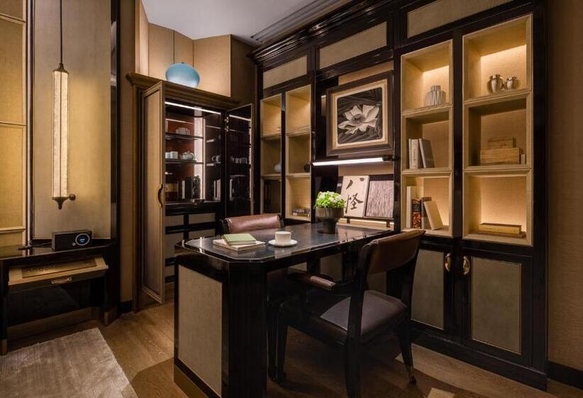 اتاق لوکس با چشم‌انداز دریاچه, The Ritzcarlton, Nanjing